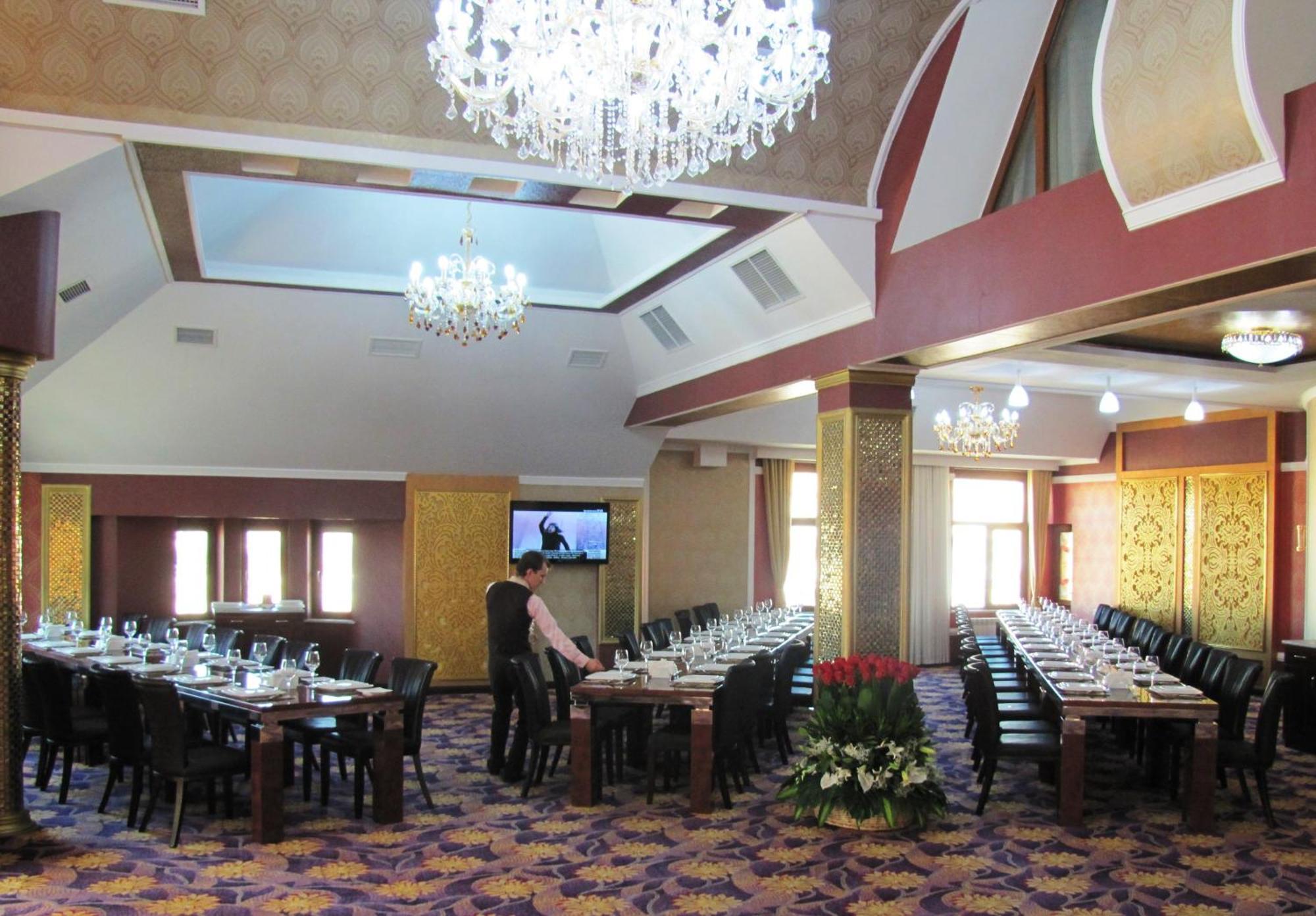 Safran Hotel Baky Esterno foto