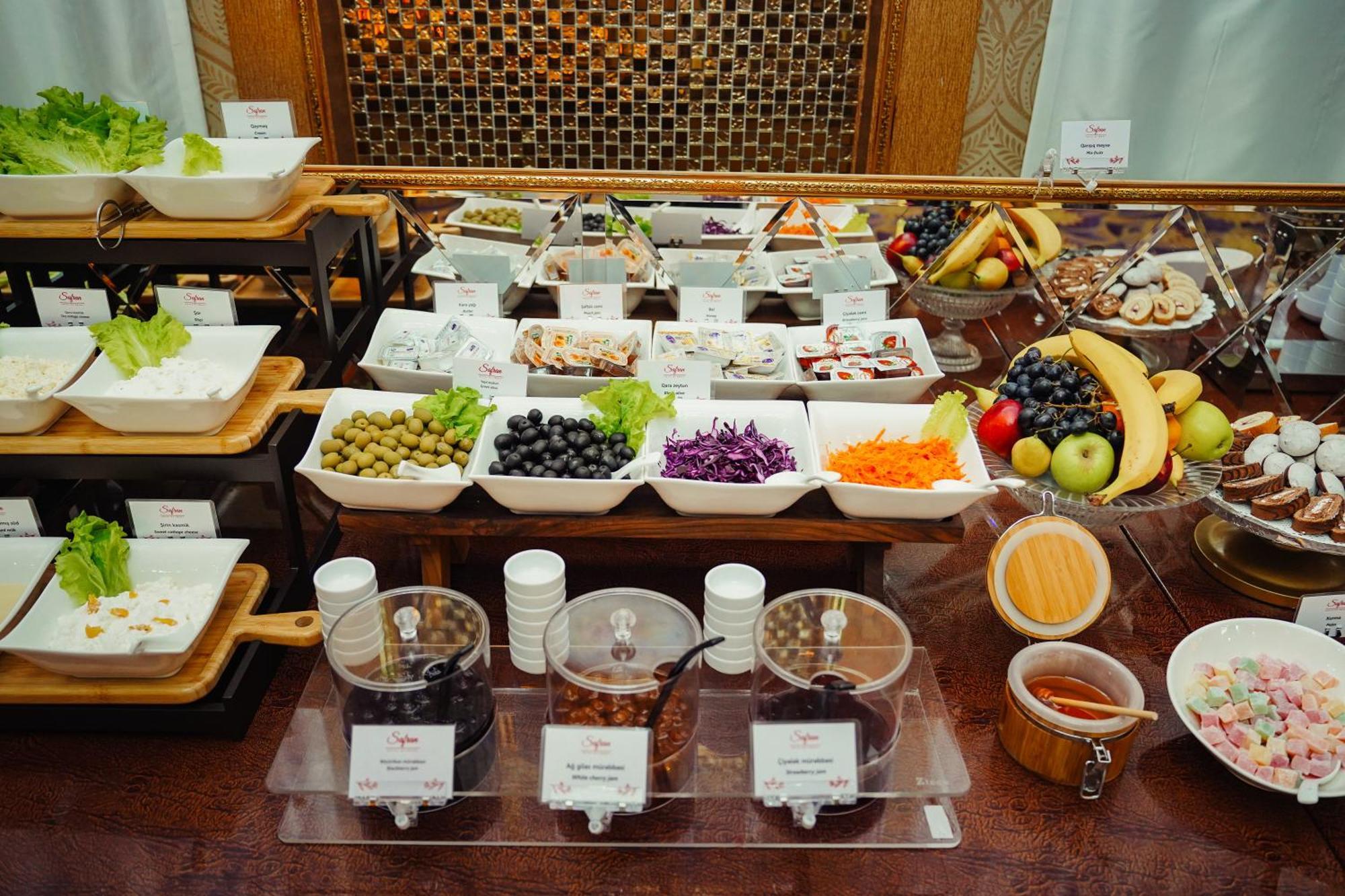 Safran Hotel Baky Esterno foto