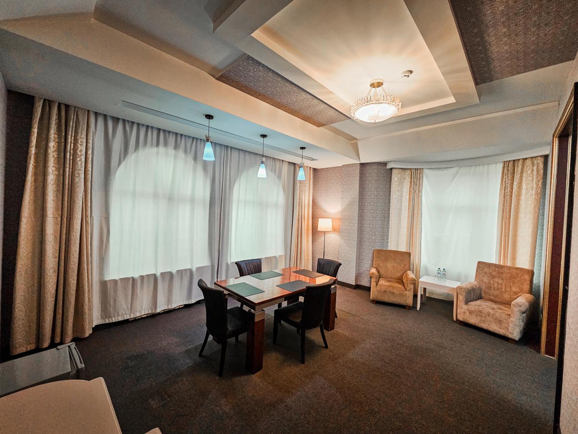 Safran Hotel Baky Esterno foto
