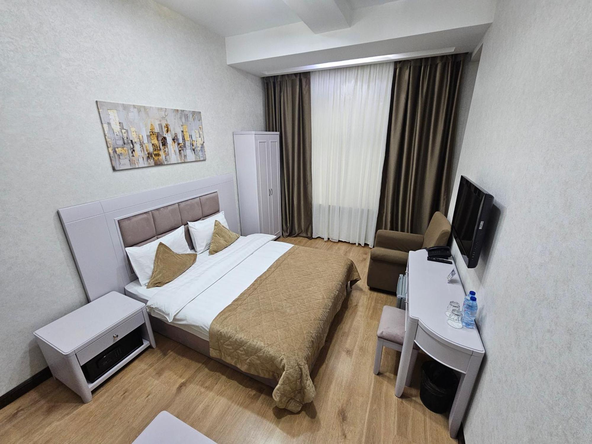 Safran Hotel Baky Esterno foto