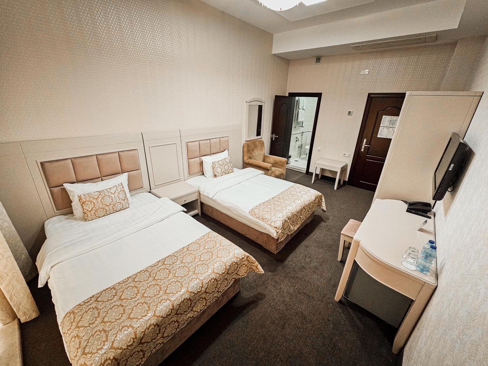 Safran Hotel Baky Esterno foto