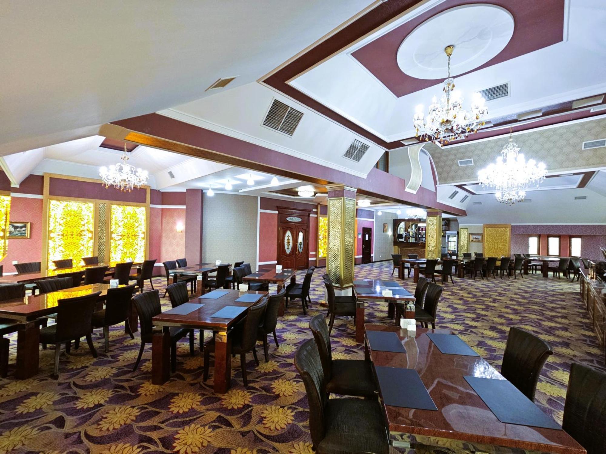 Safran Hotel Baky Esterno foto